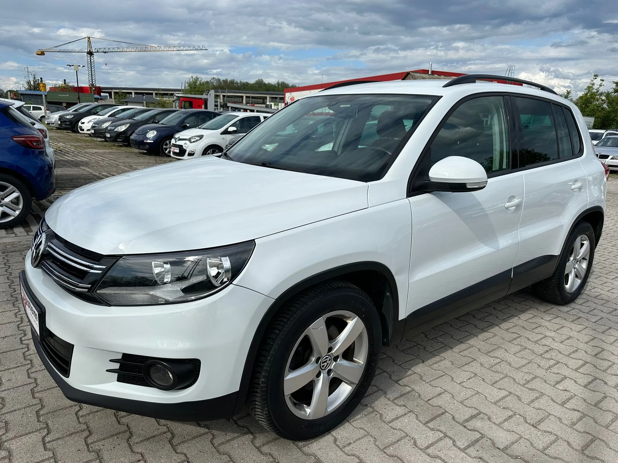 Volkswagen Tiguan 2.0 TDI KREDITI NA LICU MESTA Image 1