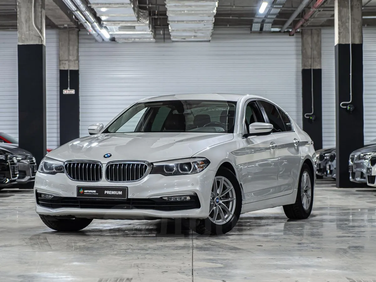 BMW 5-Series Image 2